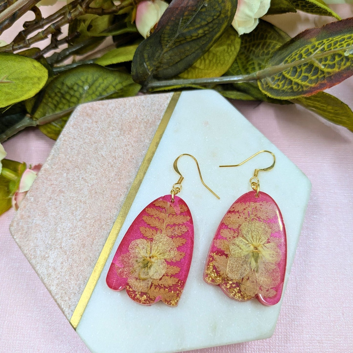 "Esme" Oval Wave Red With Real Flowers Resin Dangle Earrings