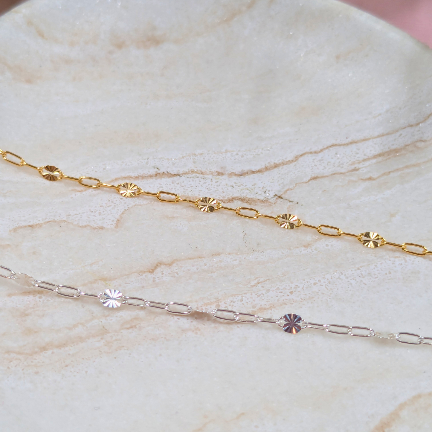 "Berlin" Oval Starburst & Cable Chain