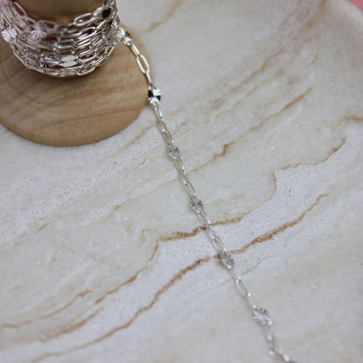 "Berlin" Oval Starburst & Cable Chain