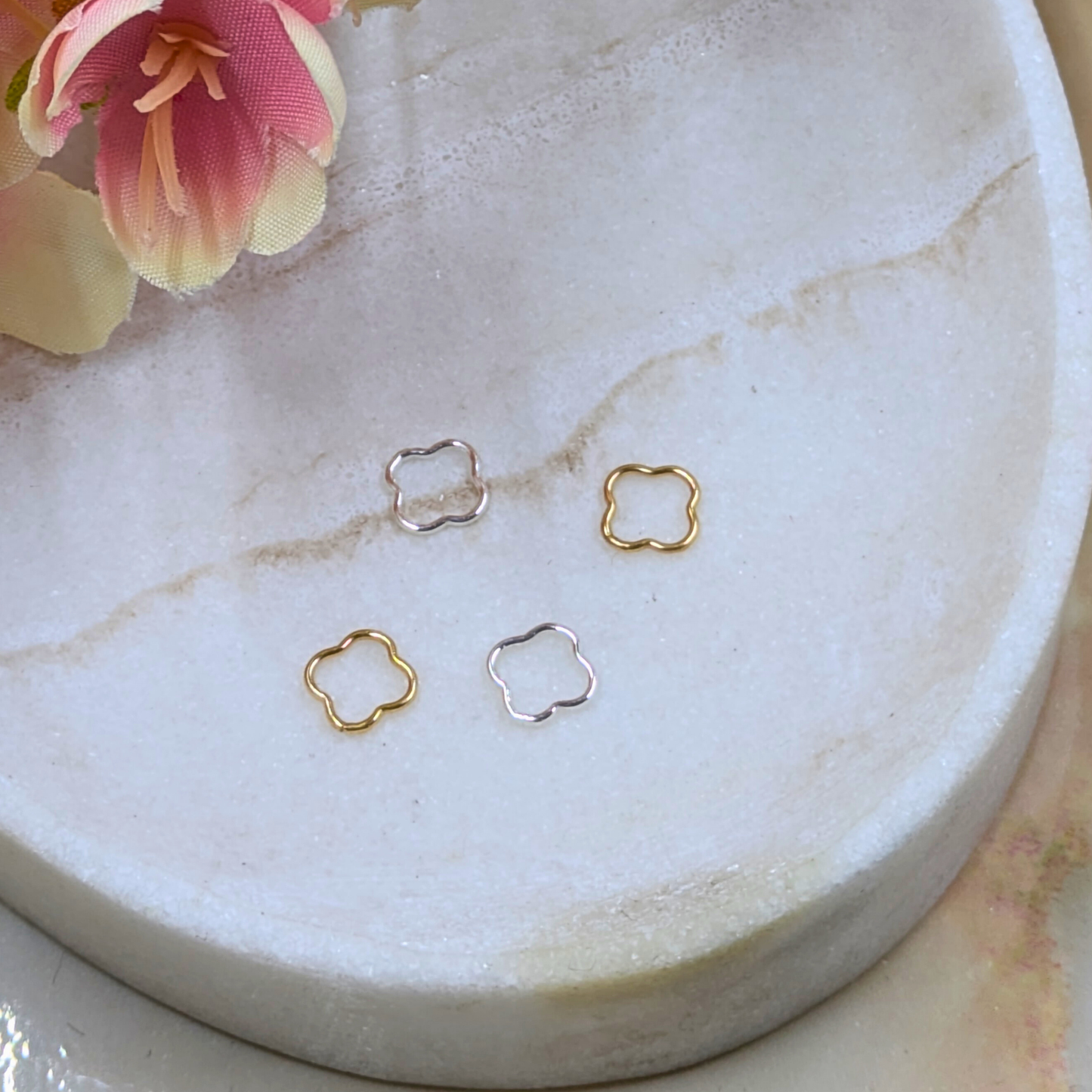 Small Clover Connector