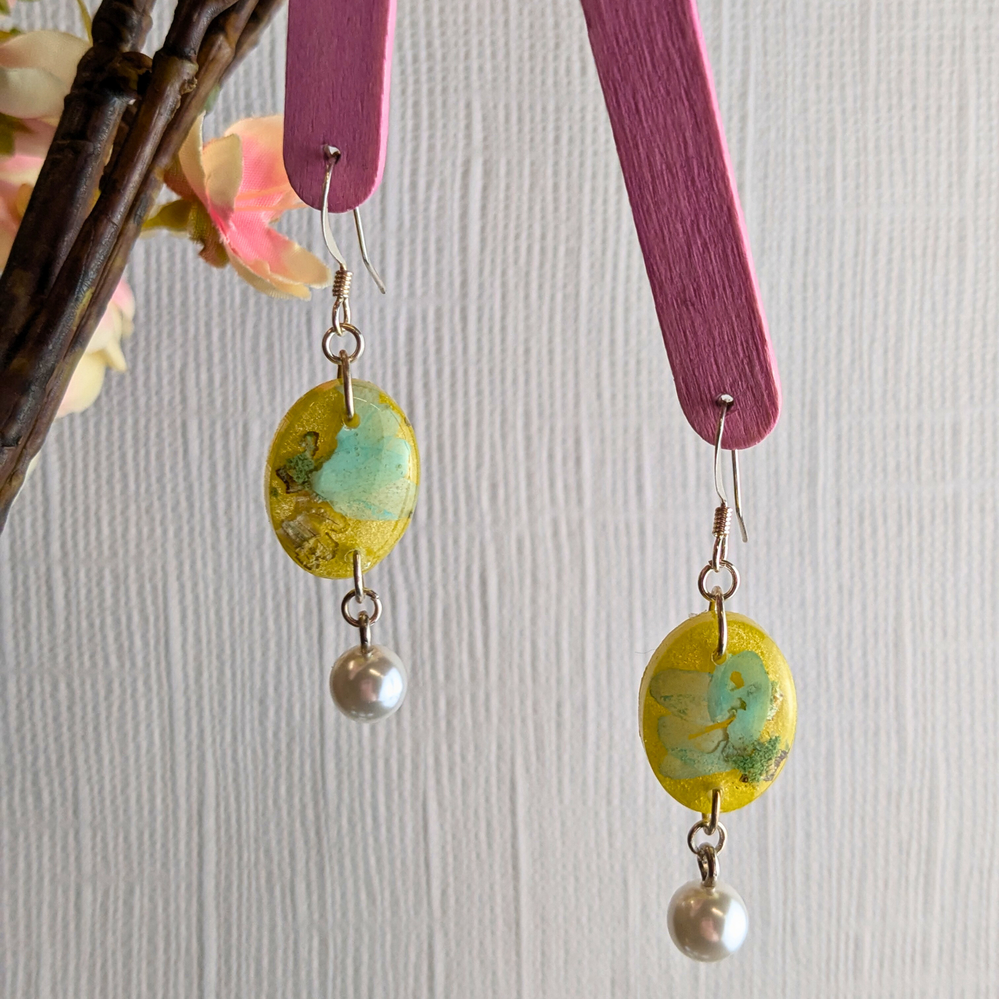 "Alana" No Waste Aqua Real Flowers Lemon Resin Oval Dangle with Pearl Charm