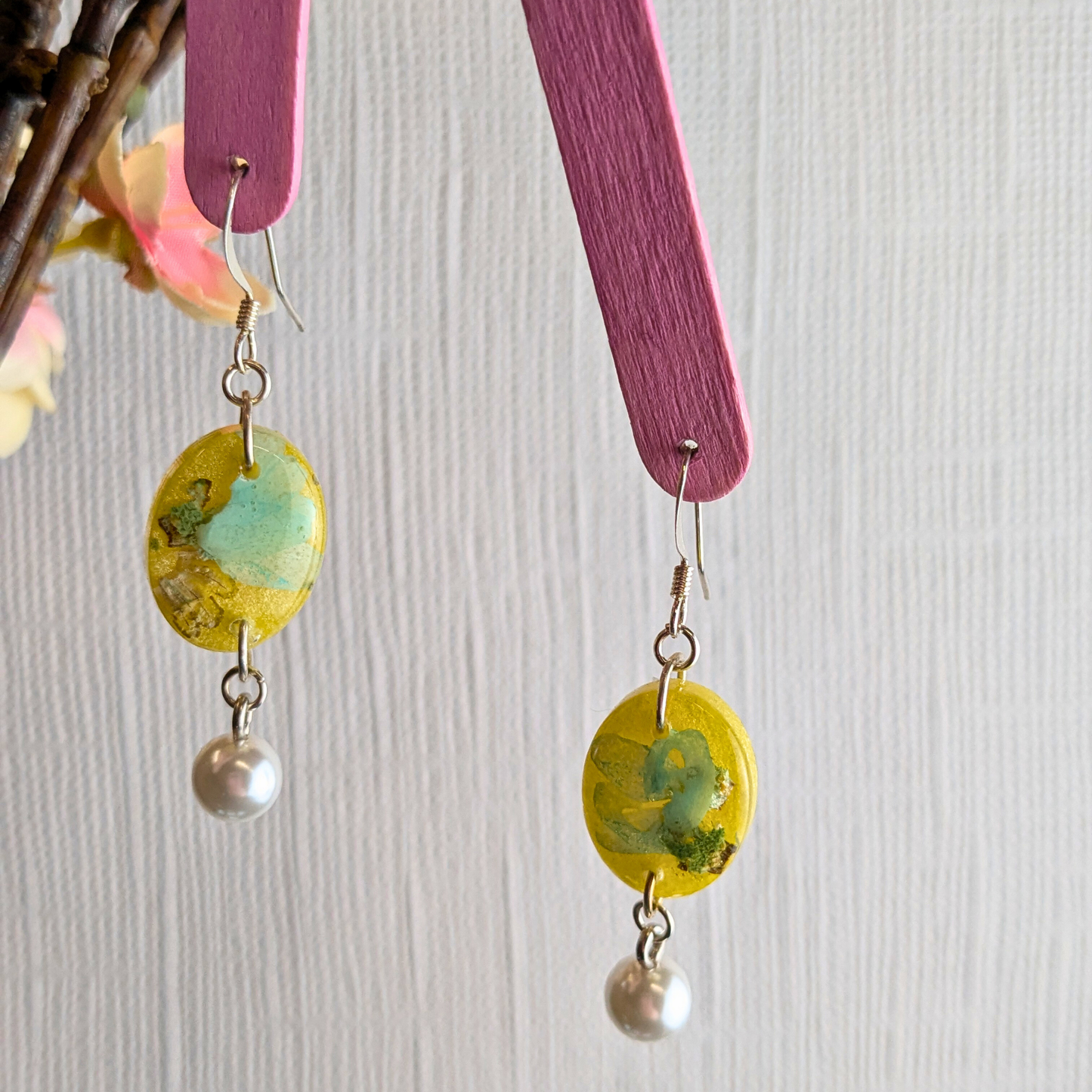 "Alana" No Waste Aqua Real Flowers Lemon Resin Oval Dangle with Pearl Charm