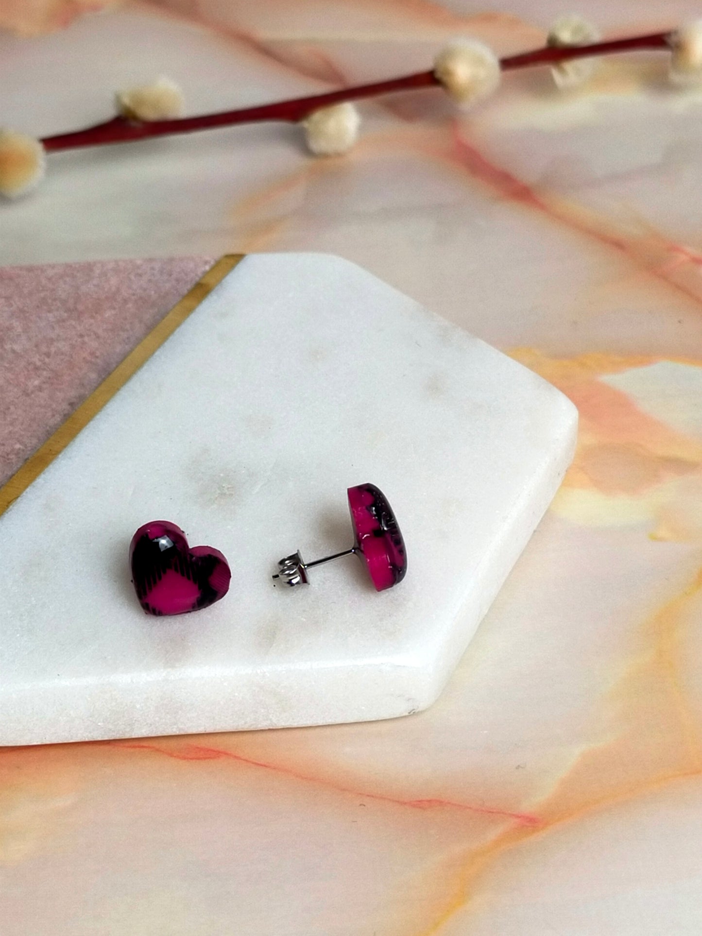 "Aspen" Small heart check resin stud earrings