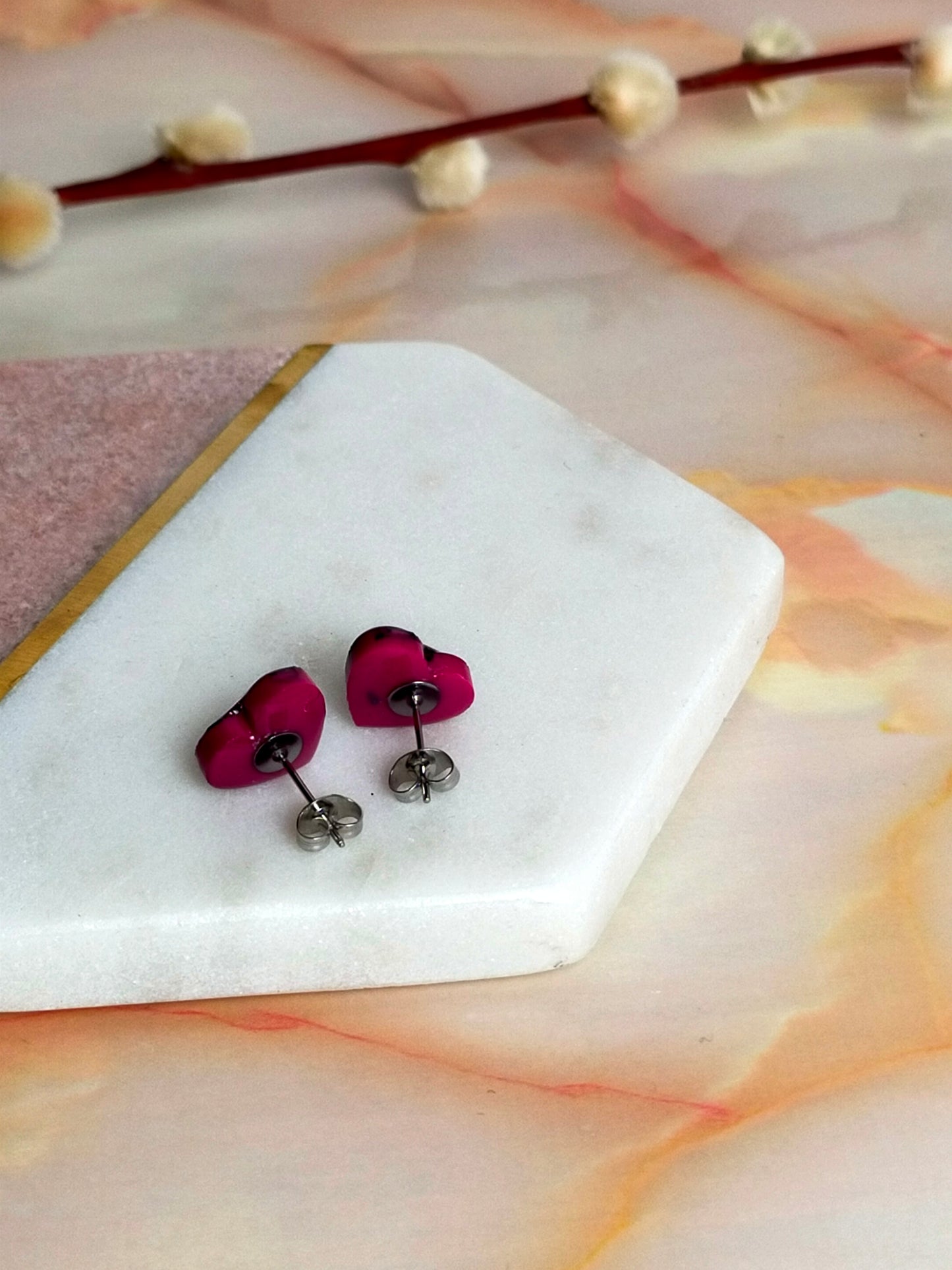 "Aspen" Small heart check resin stud earrings