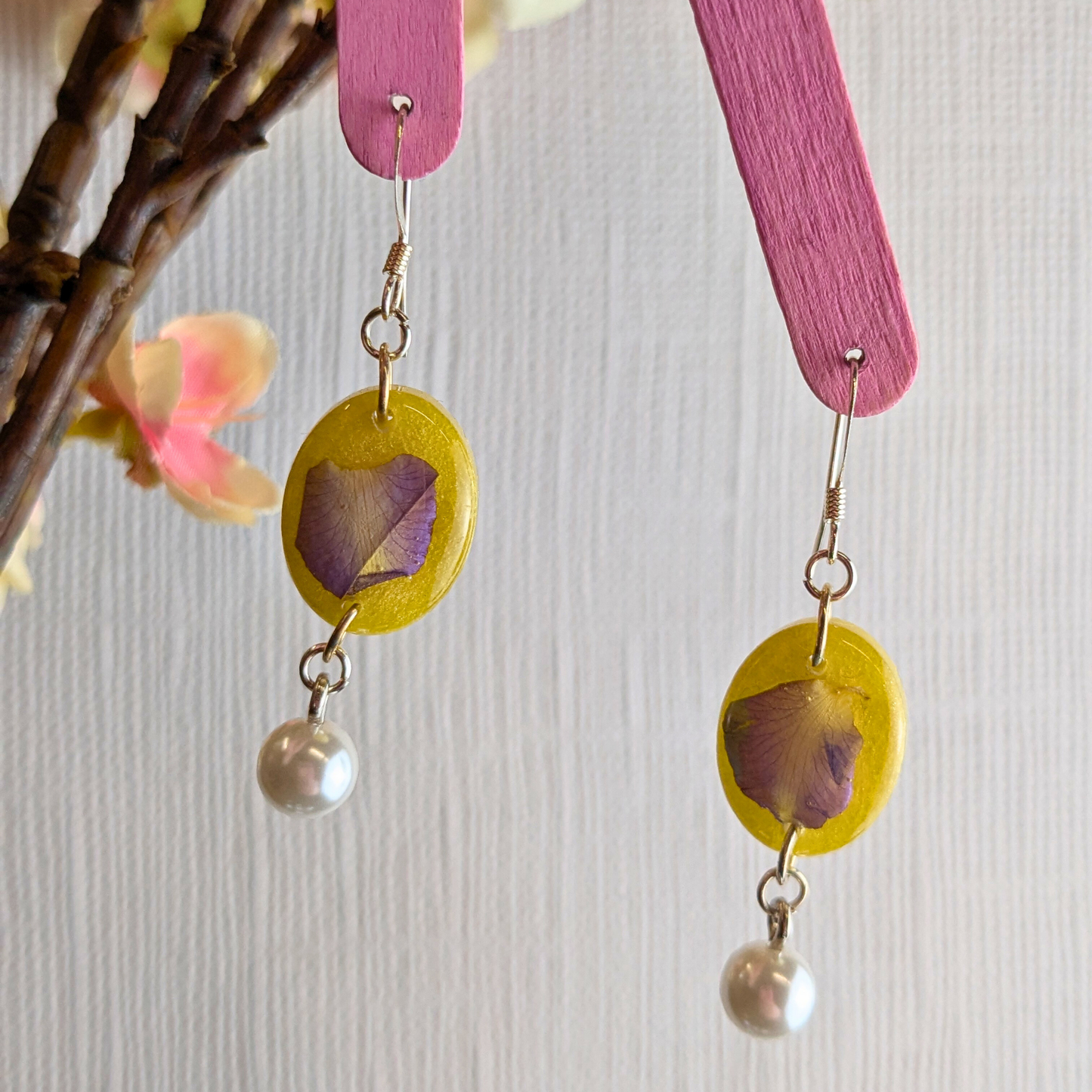 "Alana" No Waste Purple Real Flowers Lemon Resin Oval Dangle with Pearl Charm