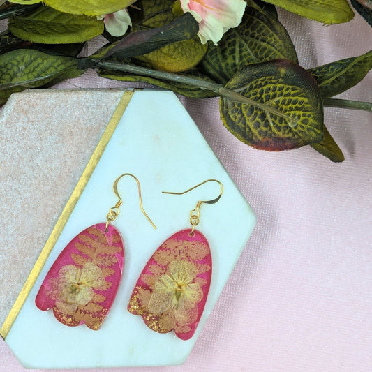 "Esme" Oval Wave Red With Real Flowers Resin Dangle Earrings