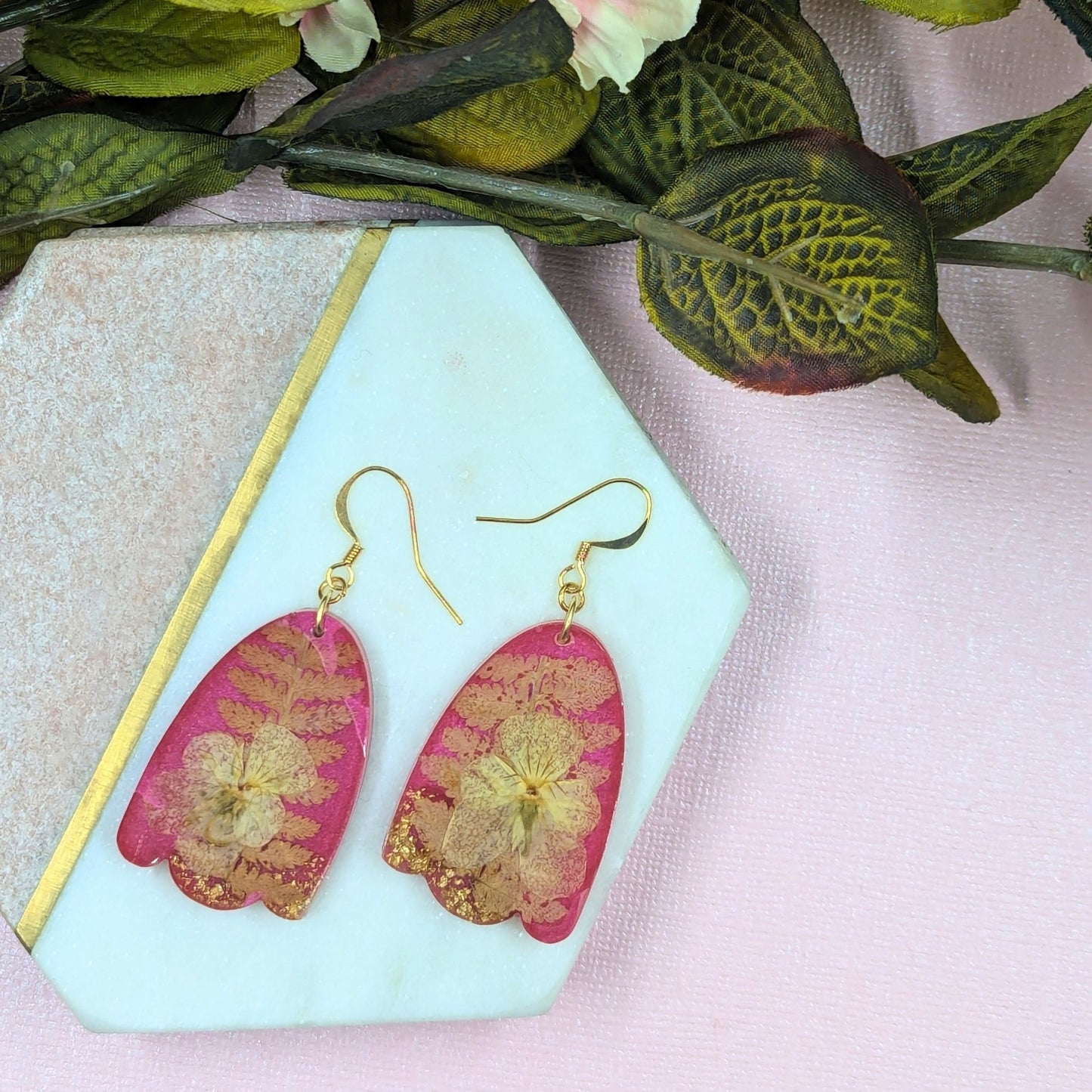 "Esme" Oval Wave Red With Real Flowers Resin Dangle Earrings
