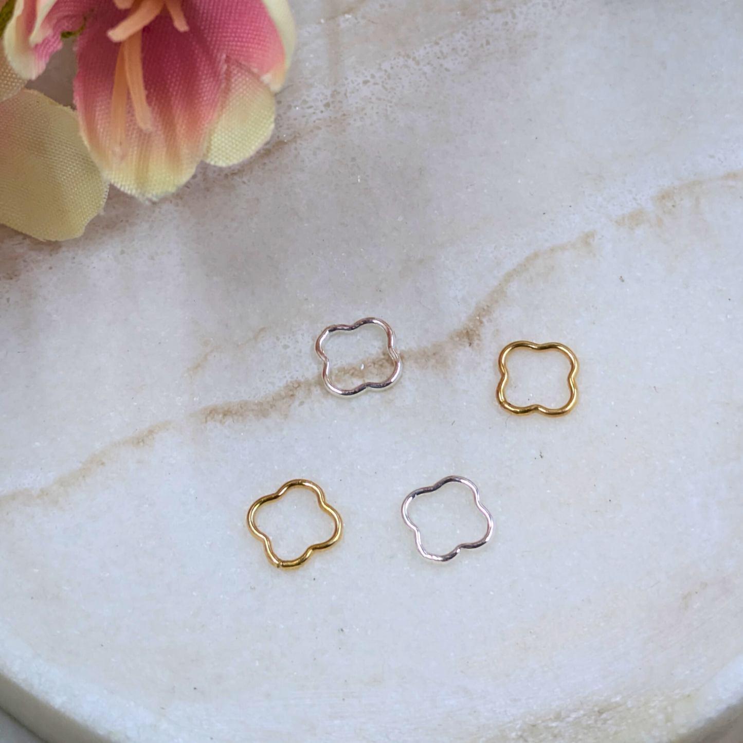 Small Clover Connector