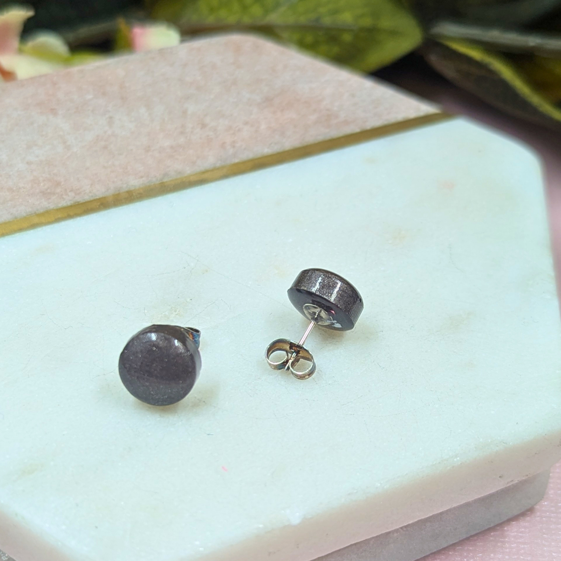 Bronze resin stud earrings 1cm diameter with hypoallergenic stainless steel posts